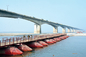 Bailey-Platten-Ponton-Floßbrücke-Baustahl mit Brücke Decking sitzen auf Lastkahn-Booten fournisseur
